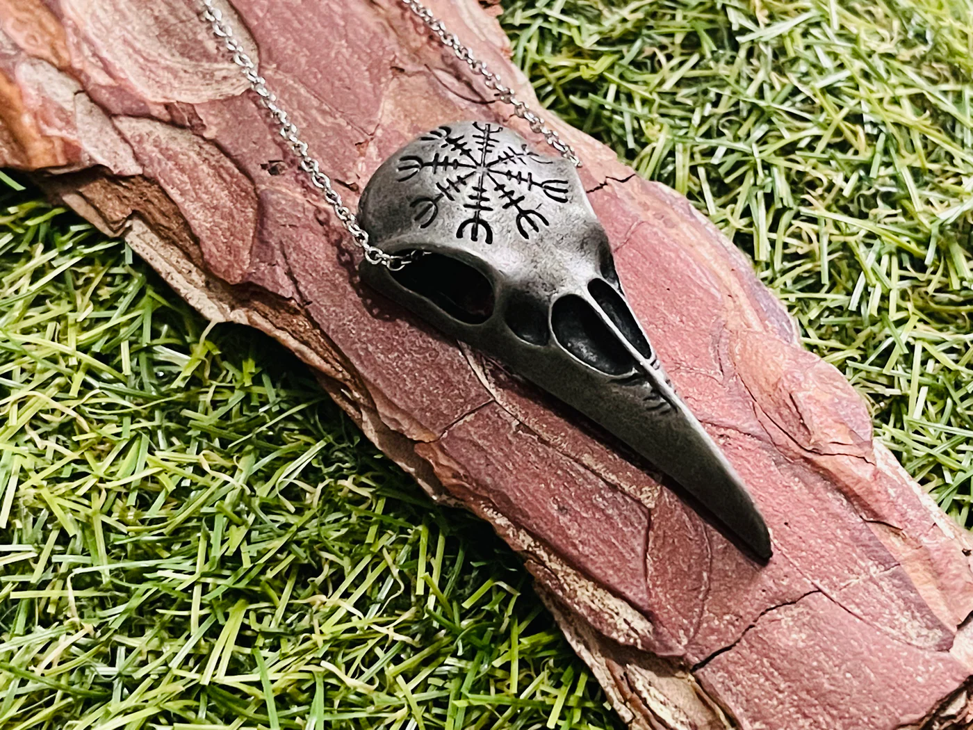 Pendentif crâne d’oiseau