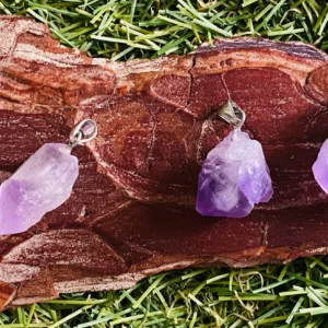 Pendentif serti d’une Améthyste brute